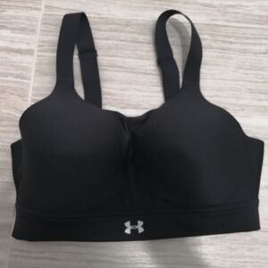 Under armour sport bra 34 D black fitted